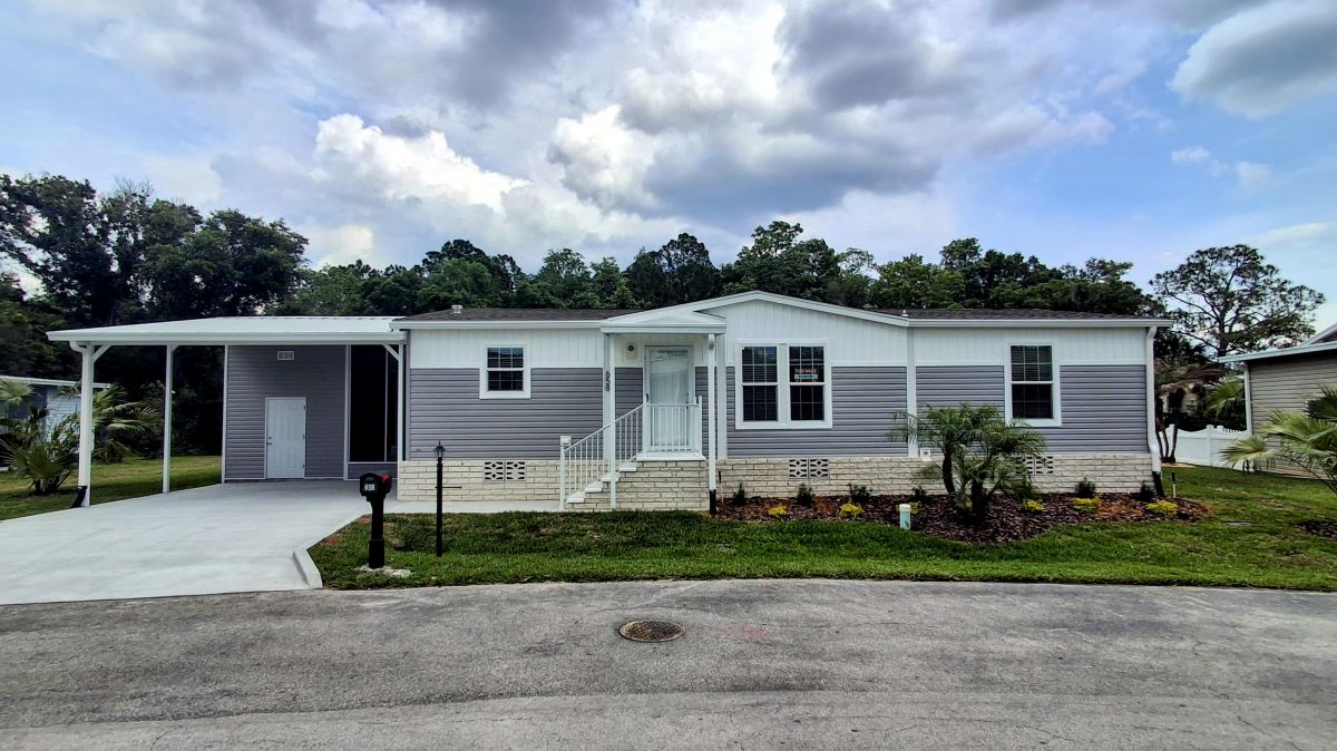 3000 US HWY 17/92 W LOT #658