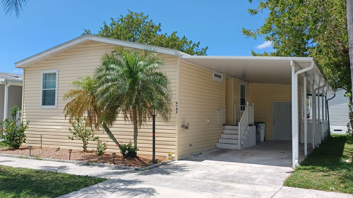 6543 NW 34th Ave