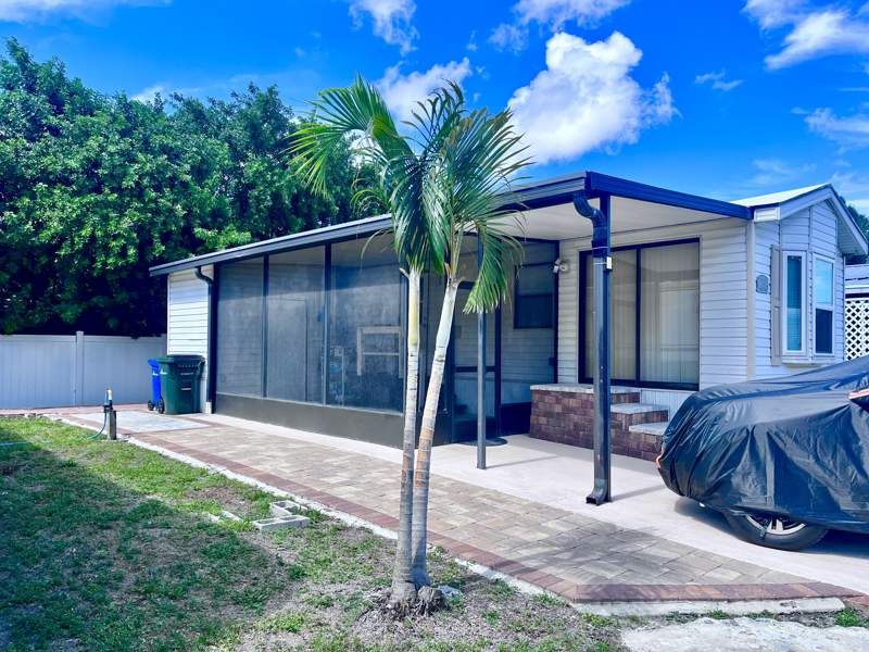 3223 N Lockwood Ridge Rd #210