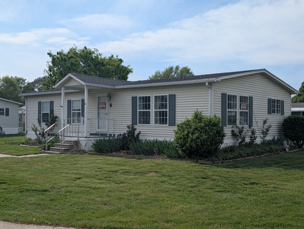 19 St. James Court
