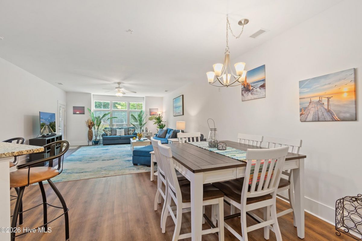 2537 St James Drive