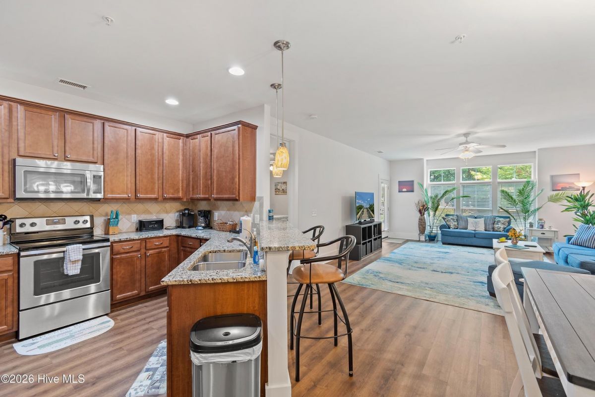 2537 St James Drive