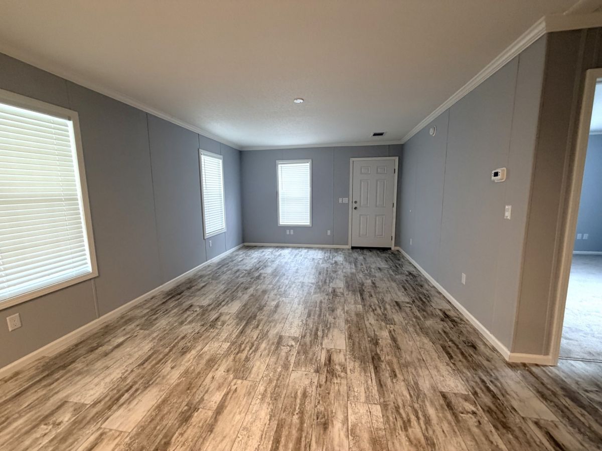 634 Tulip Circle W