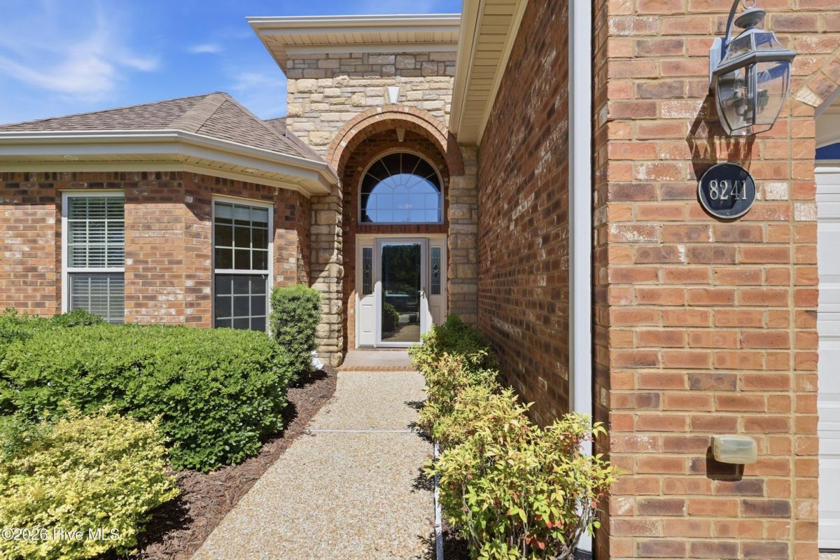 8241 Egret Pointe