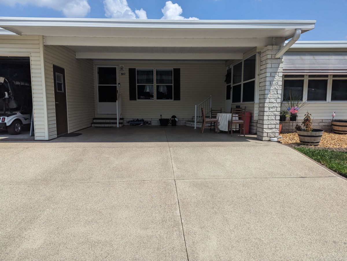 802 Petunia Wy