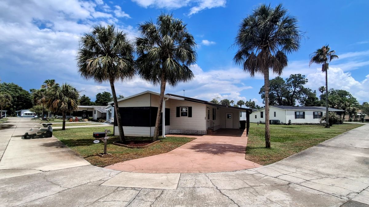 3000 US HWY 17/92 W, LOT #242