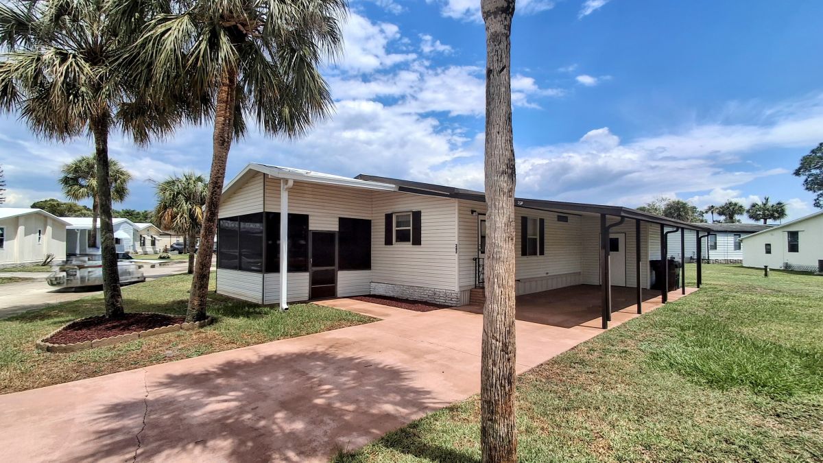 3000 US HWY 17/92 W, LOT #242