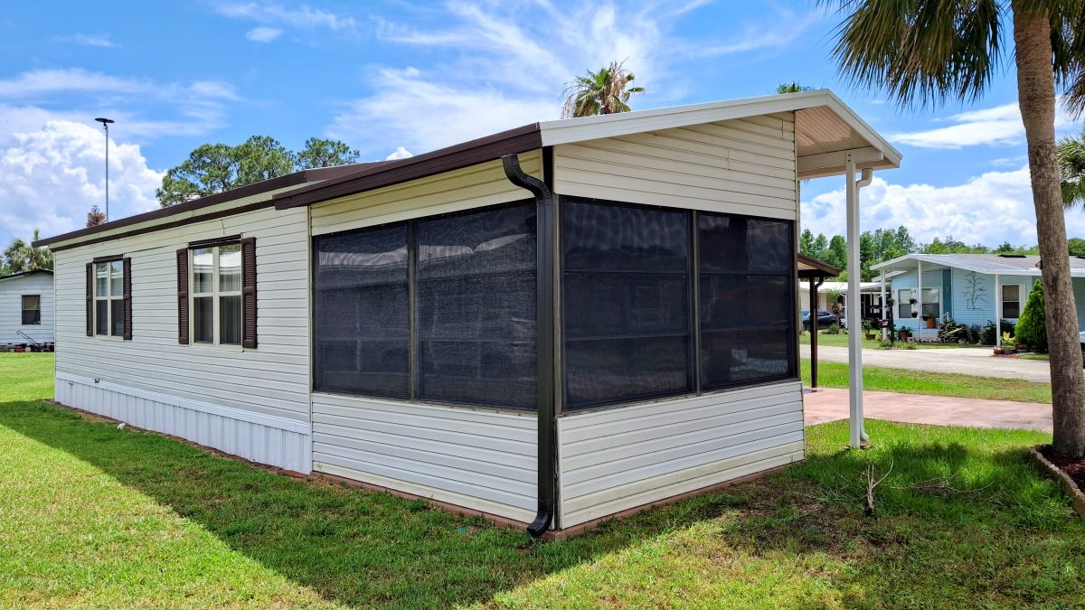 3000 US HWY 17/92 W, LOT #242