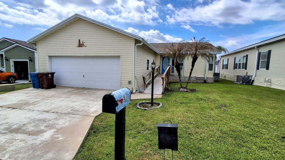 3000 US HWY 17/92 W LOT #652