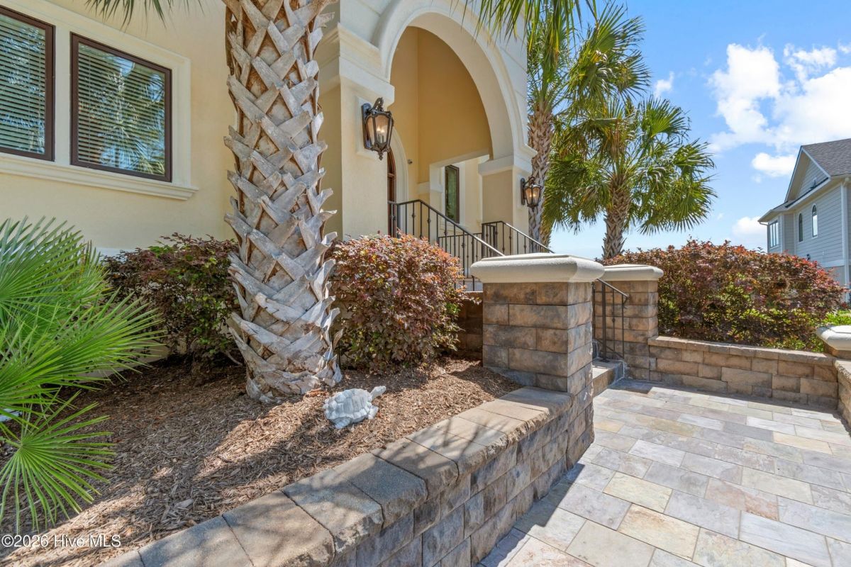 2541 Mariners Way
