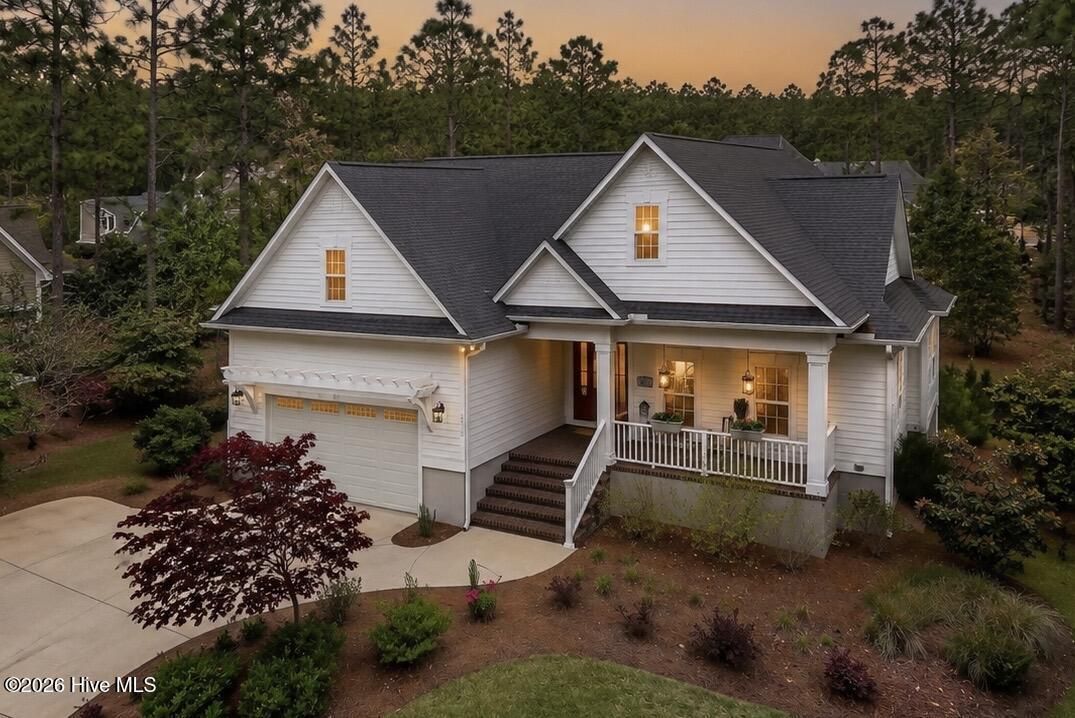 2712 Shady Pine Circle