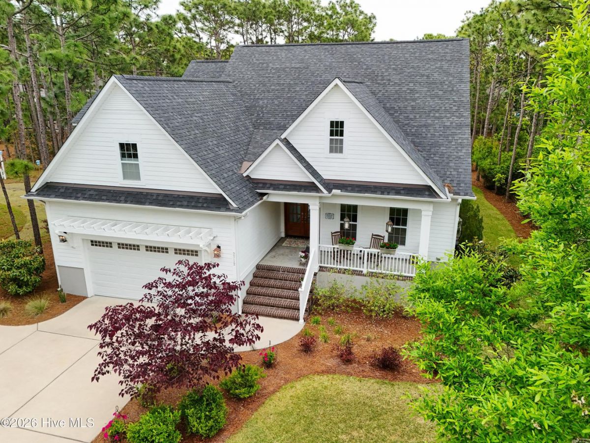 2712 Shady Pine Circle