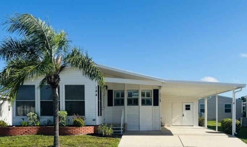 184 Palm Blvd
