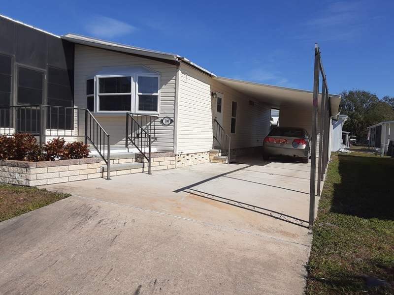 300 APRICOT ST