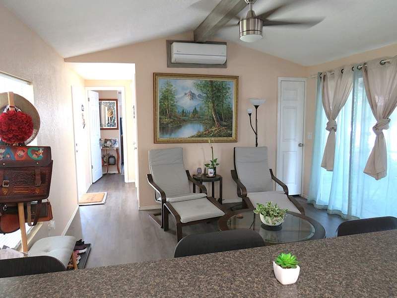 827 Holly Hill Dr.
