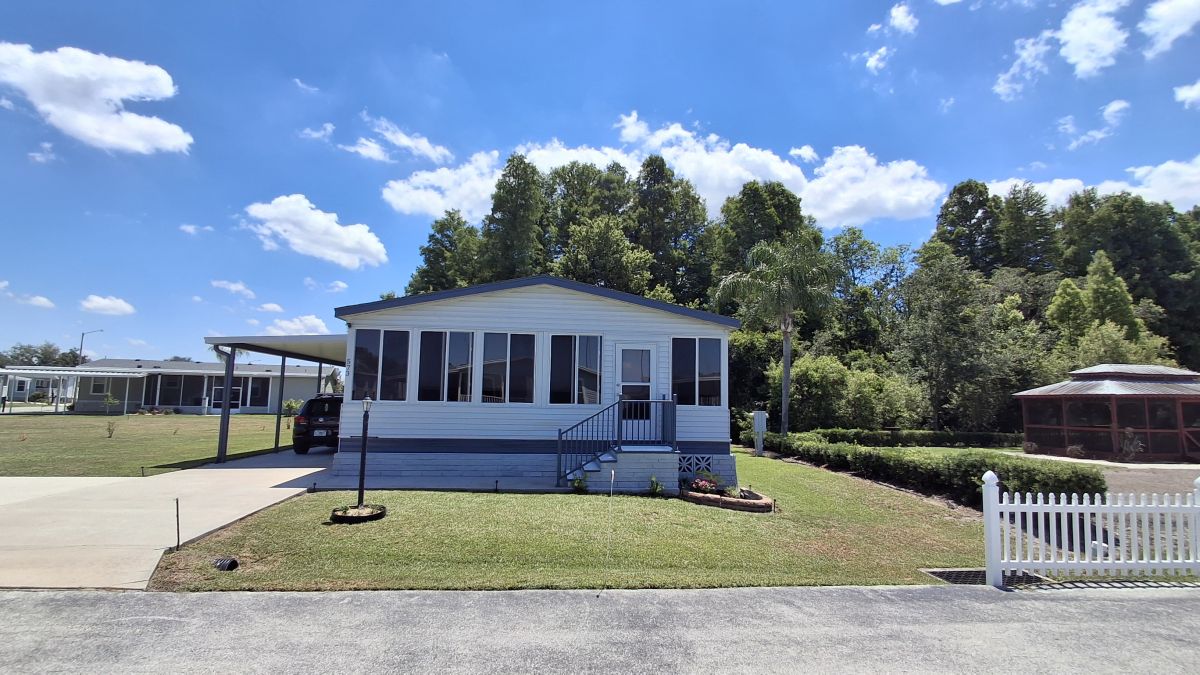 3000 US HWY 17/92 W LOT #573