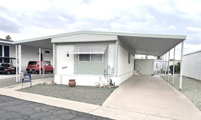 305 S. Val Vista Drive #252