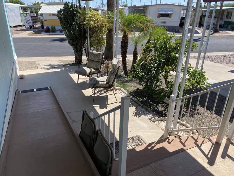 305 S. Val Vista Drive #114