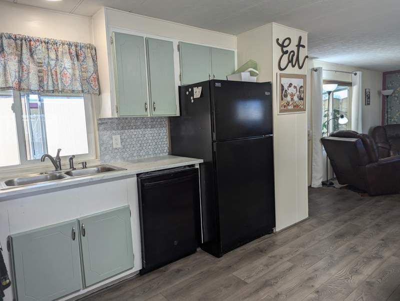 305 S. Val Vista Drive #114
