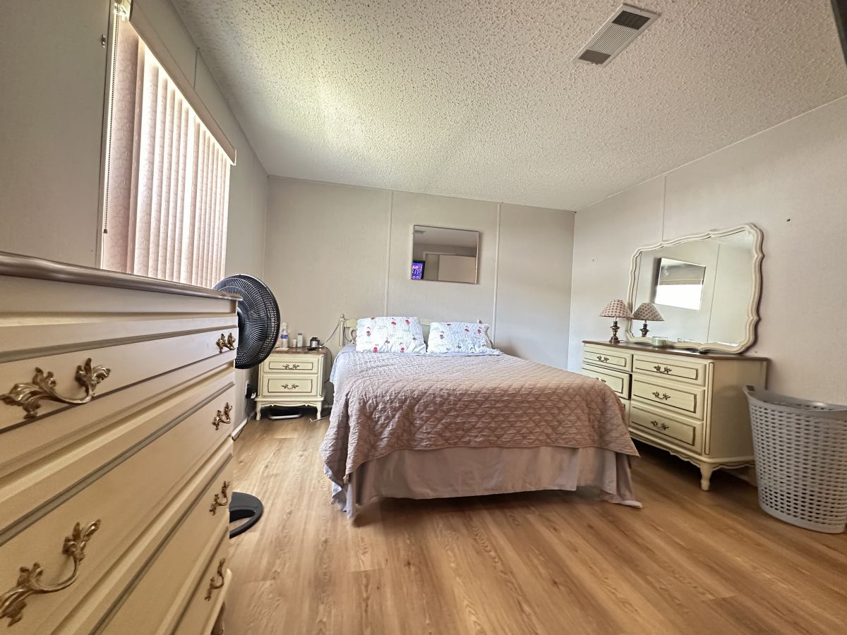 1632 Geranium Loop