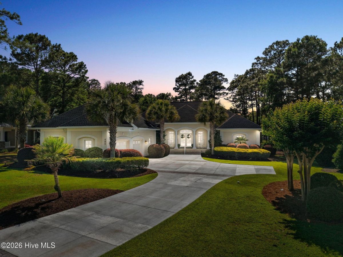 585 Westchester Place