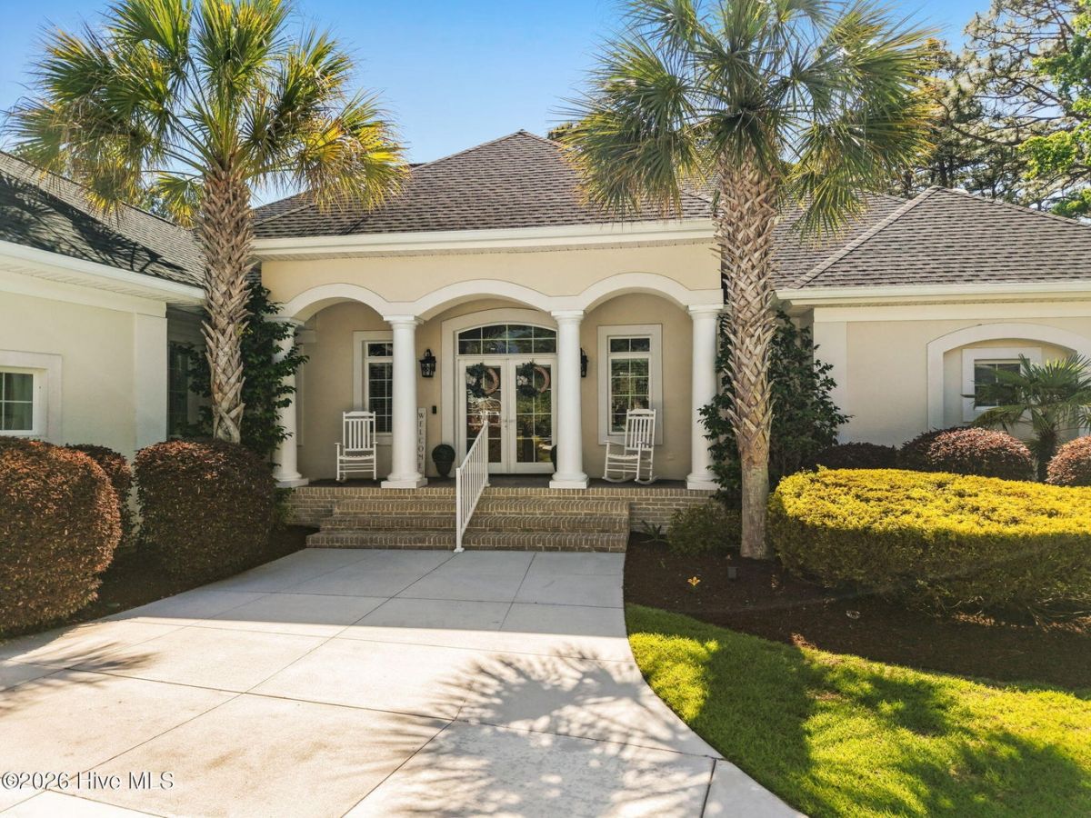 585 Westchester Place