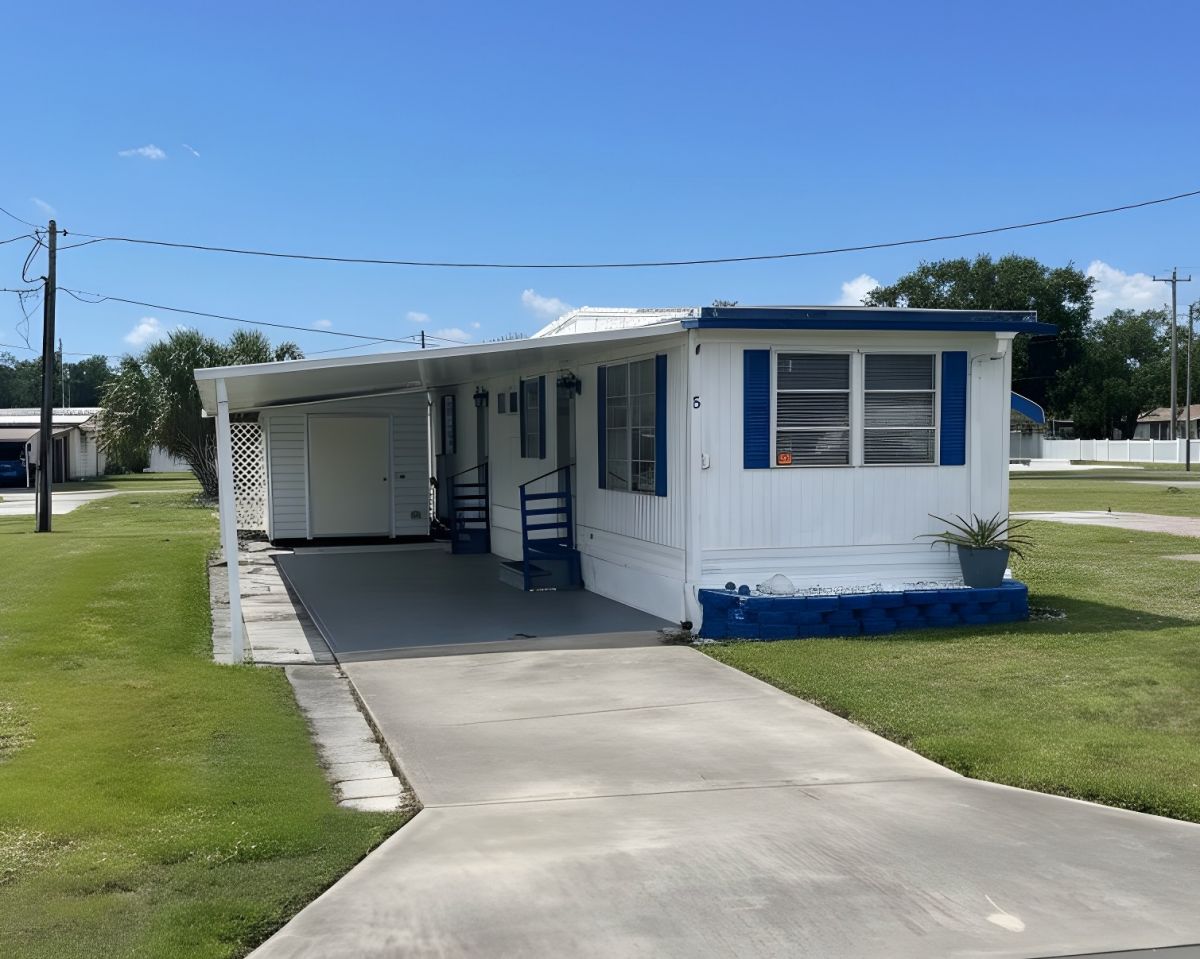 5 DeSoto Avenue