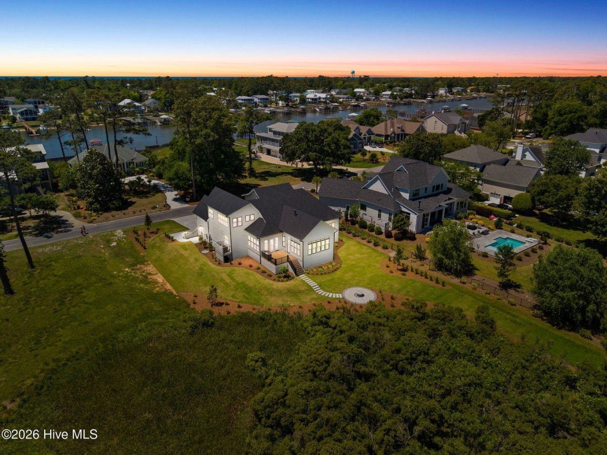 2611 Mariners Way
