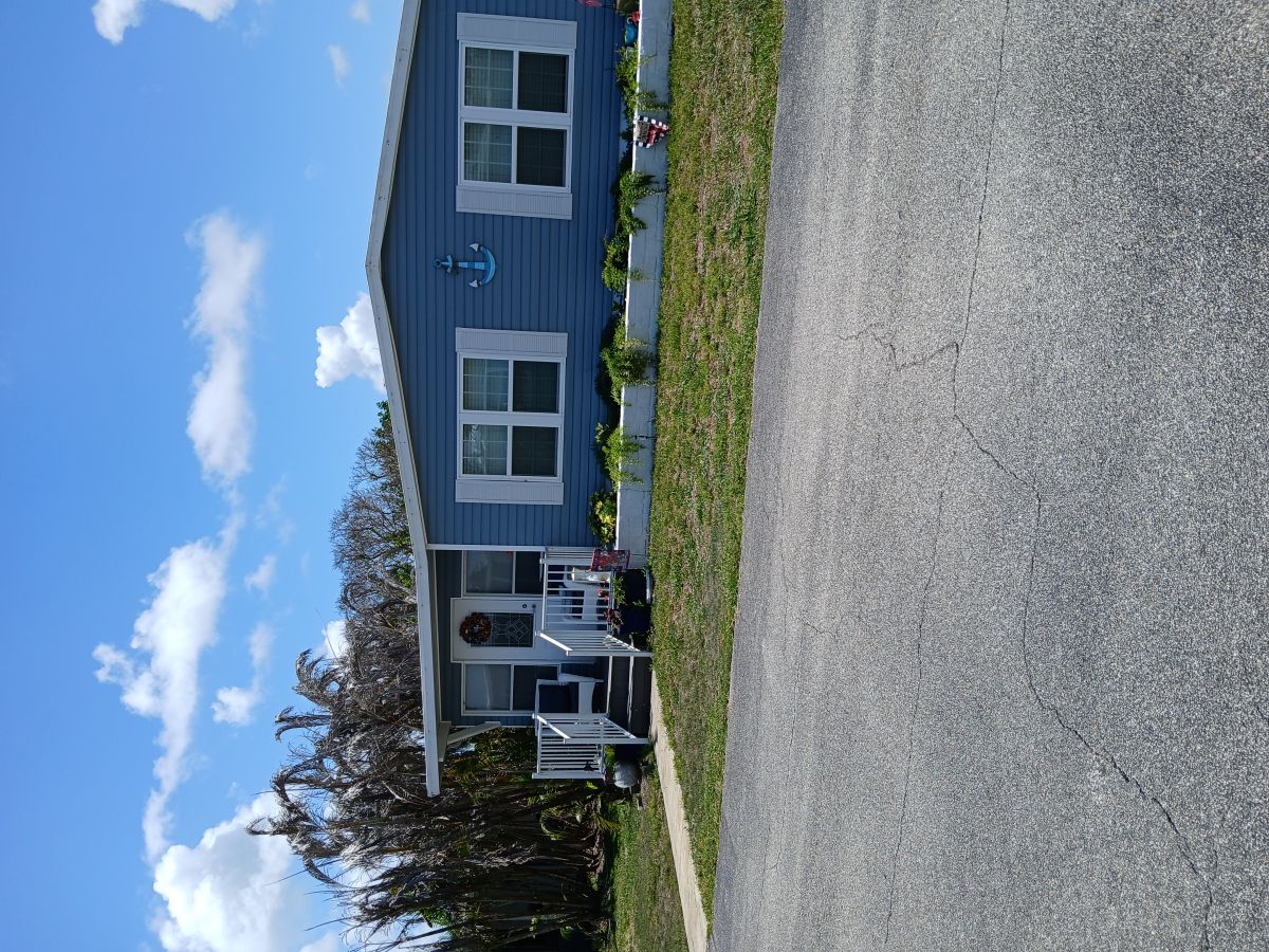 130 Harborhill Dr.