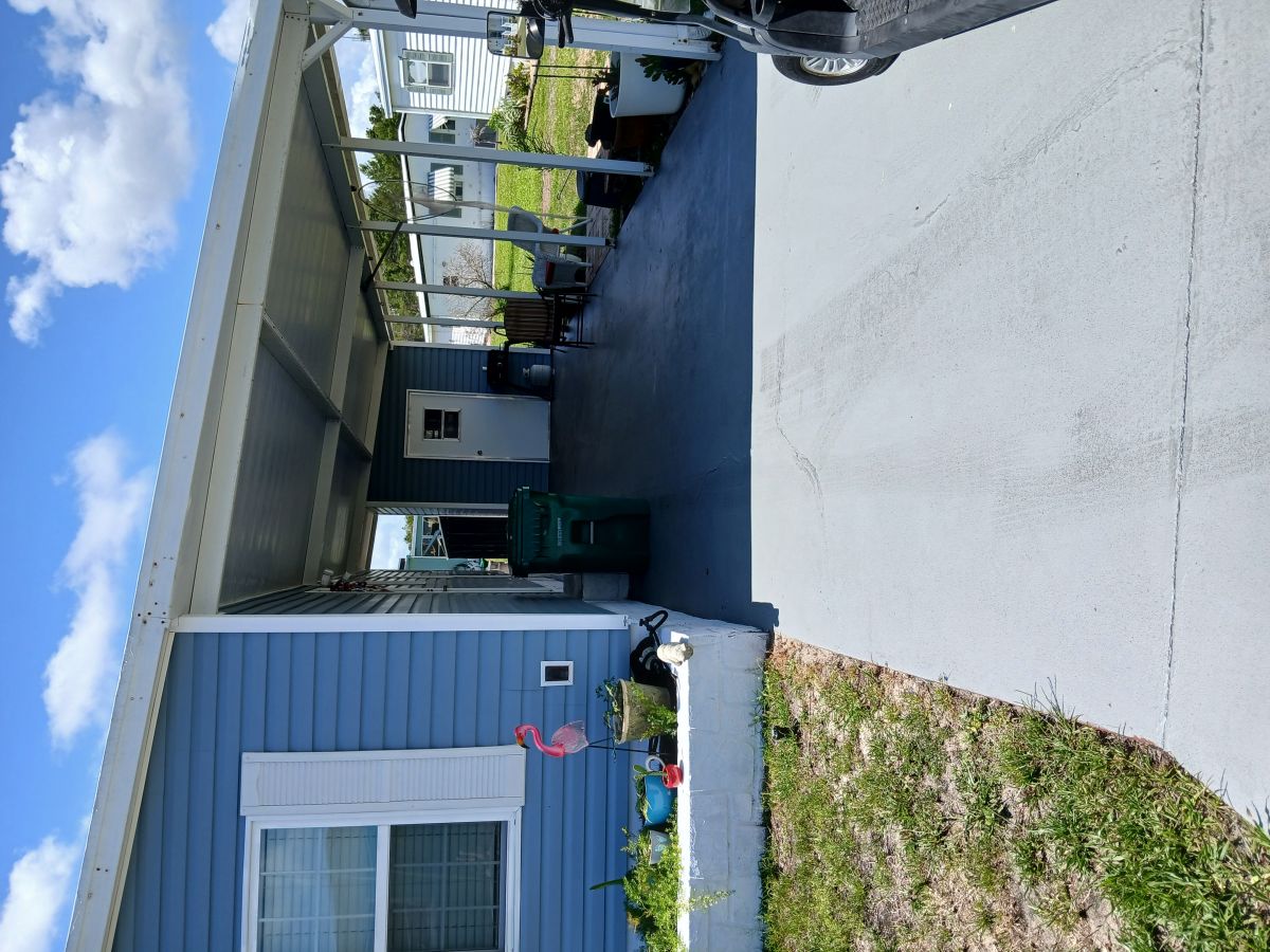 130 Harborhill Dr.