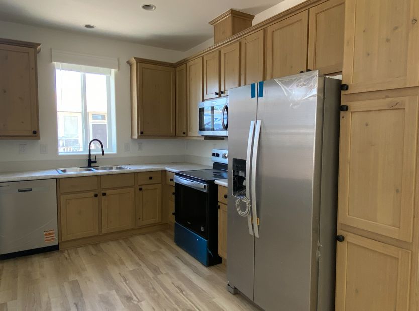 1110 North Henness Rd 2227