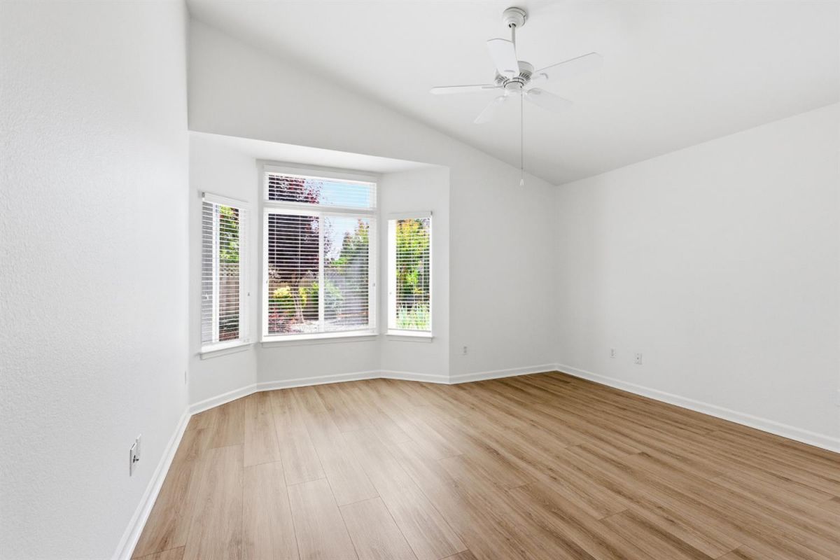 7476 Apple Hollow Loop