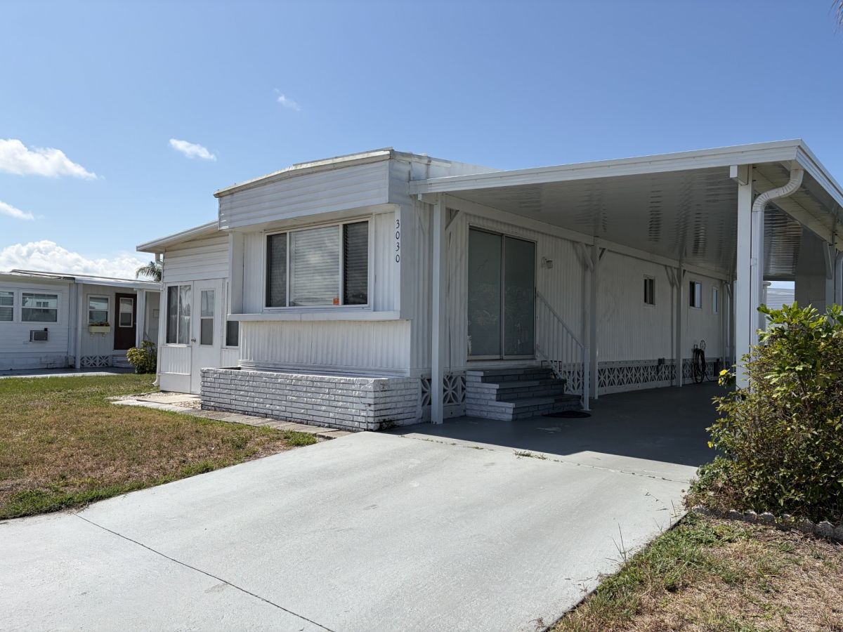 3030 Saralake Dr., North
