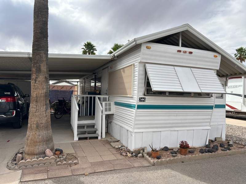1050 S. Arizona Blvd. #226