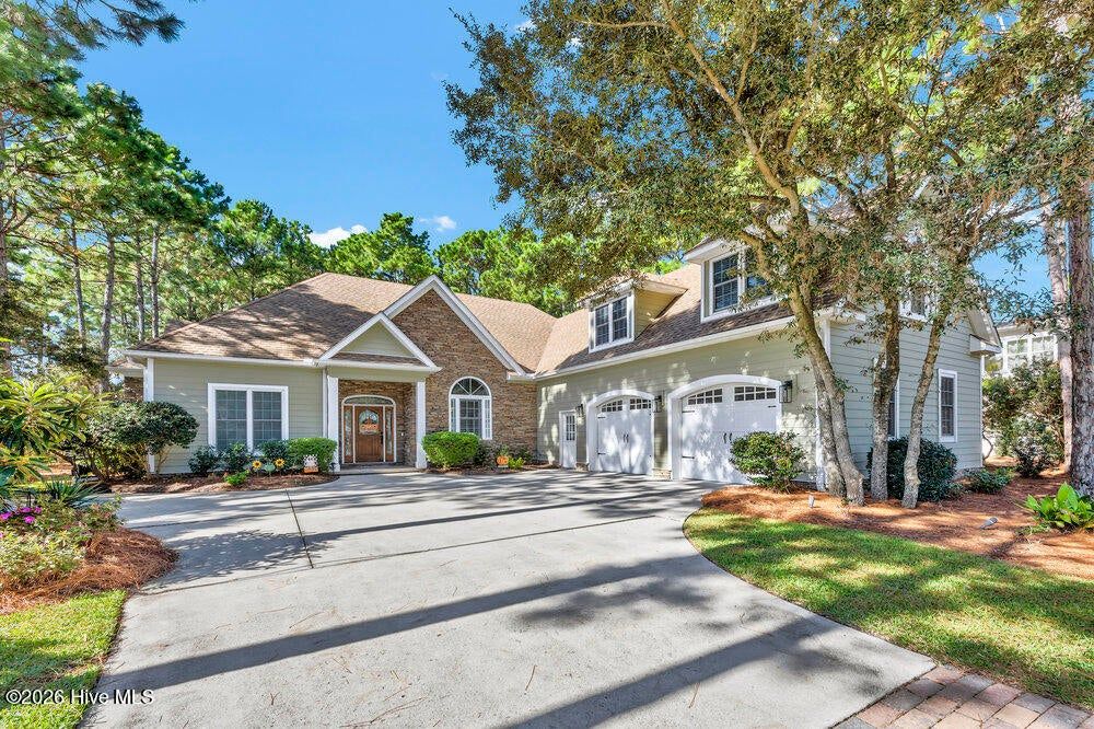 3807 Ridge Crest Drive