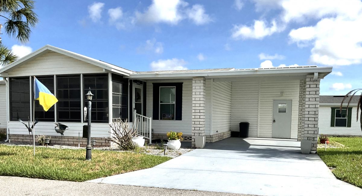 628 Garden View St