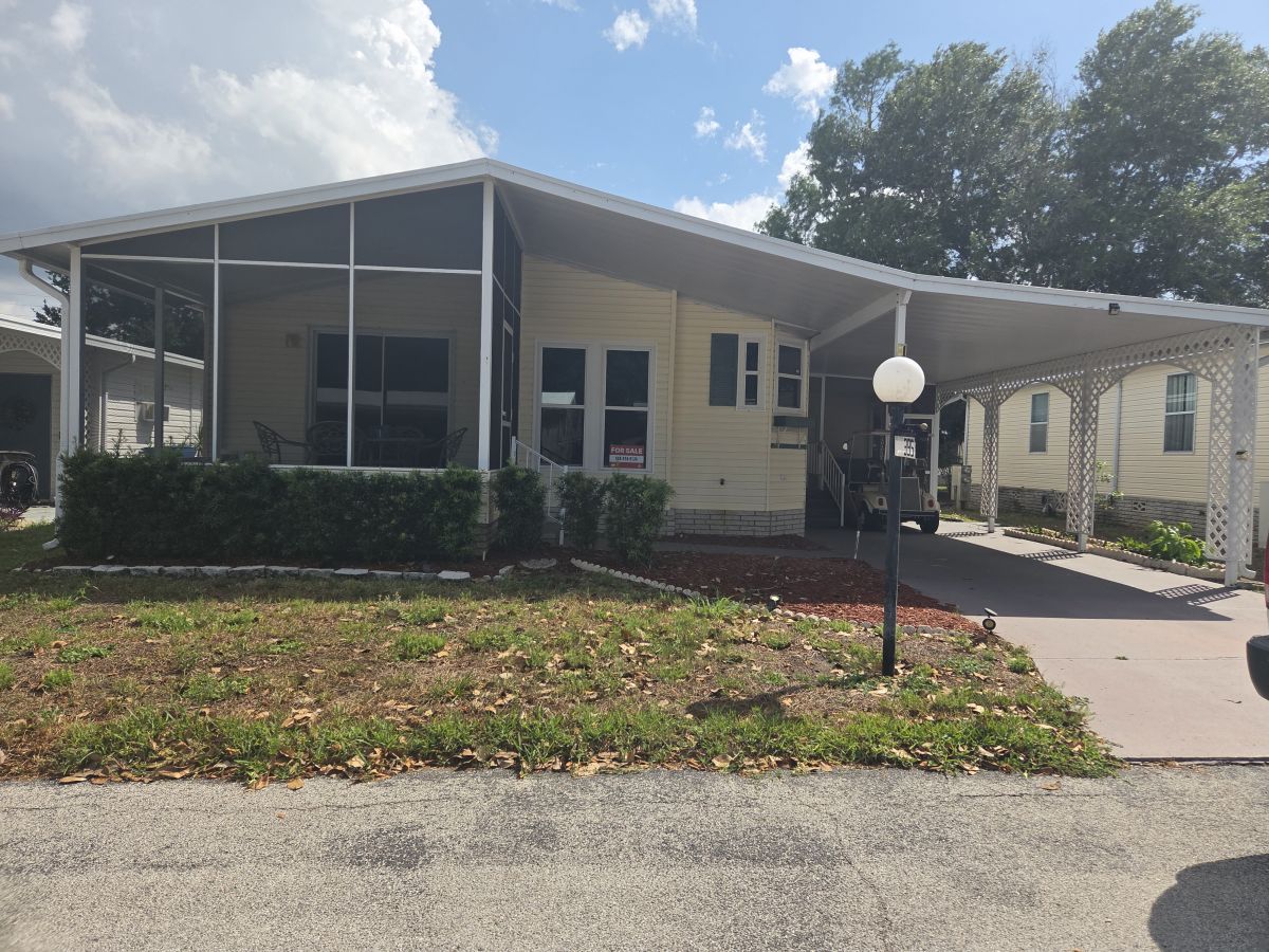 395 MAPLECREST DRIVE