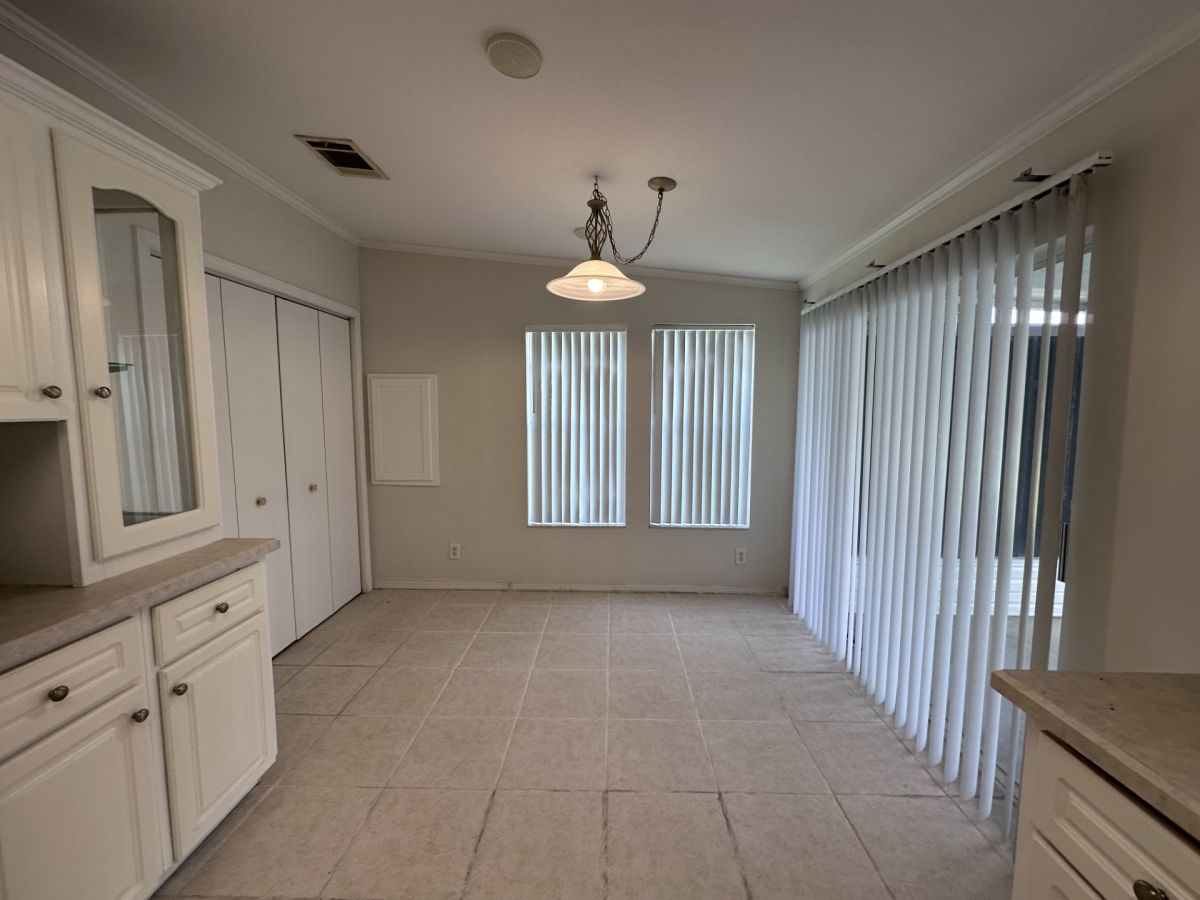 2405 KELLY DRIVE