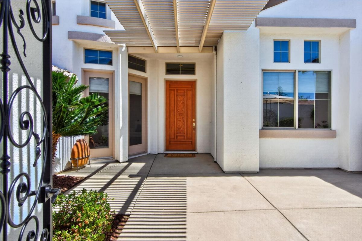 2209 Lamplight Lane