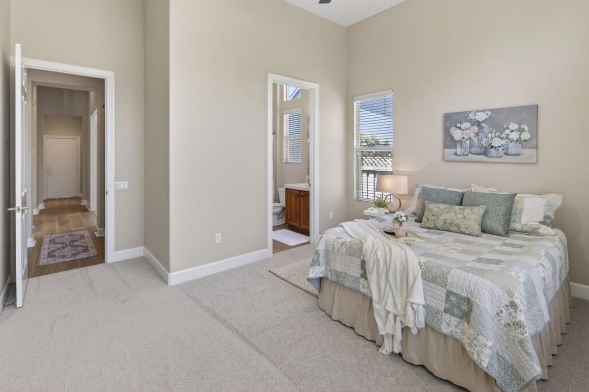 2209 Lamplight Lane