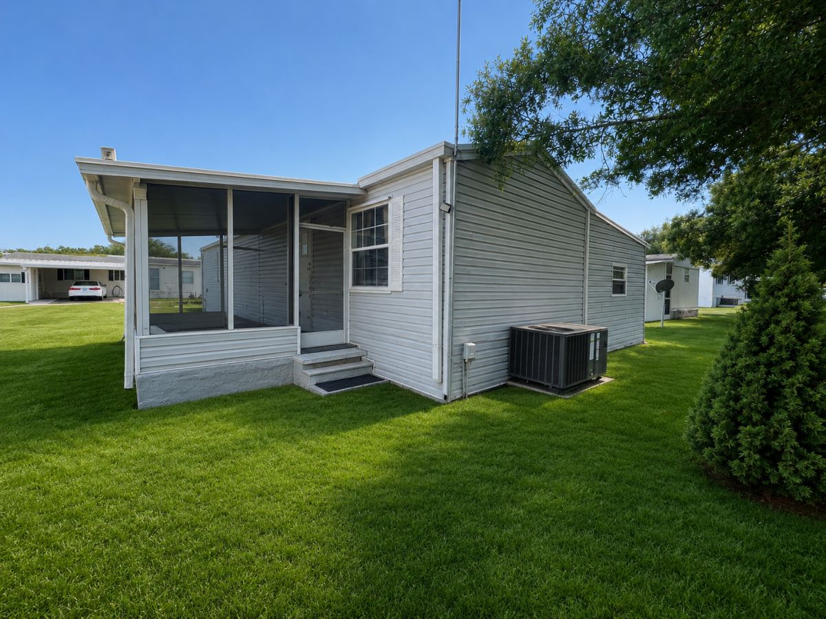 2552 NE Turner Ave #0024