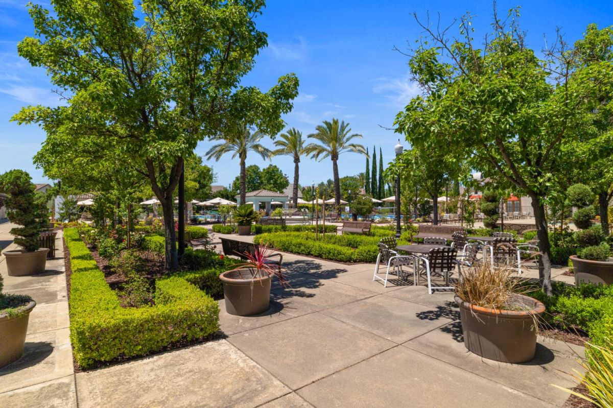 5962 Country Manor Place