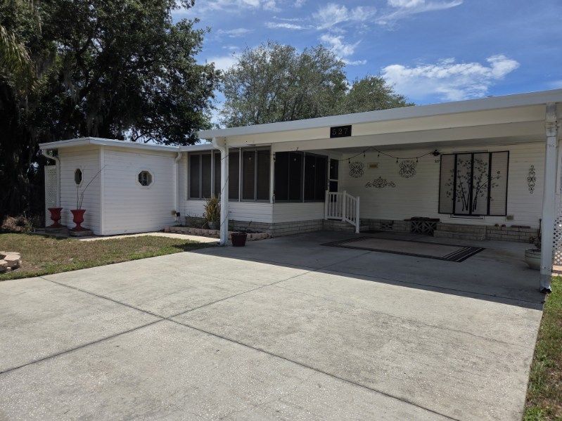 527 N Genathy Drive