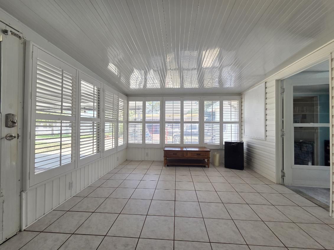 527 N Genathy Drive