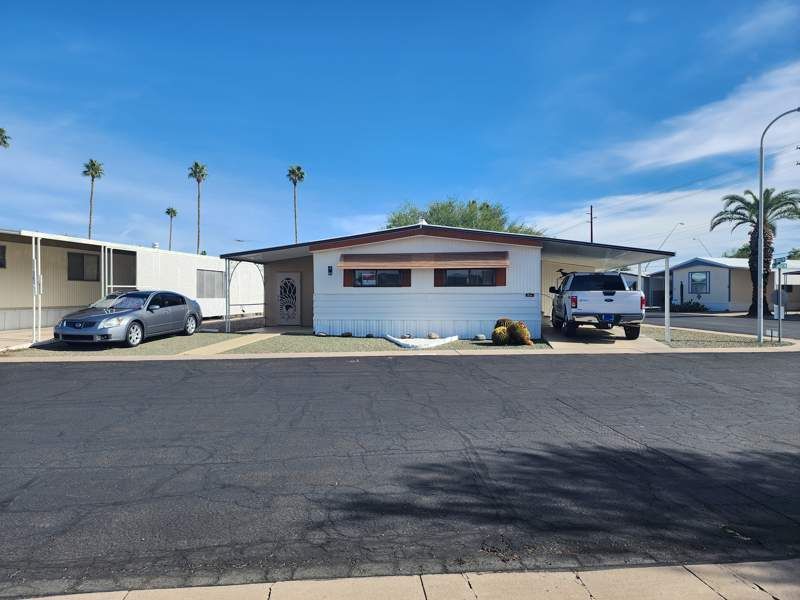 305 S. Val Vista Drive #86
