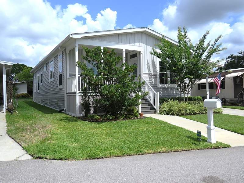 792 Honeysuckle Ln.