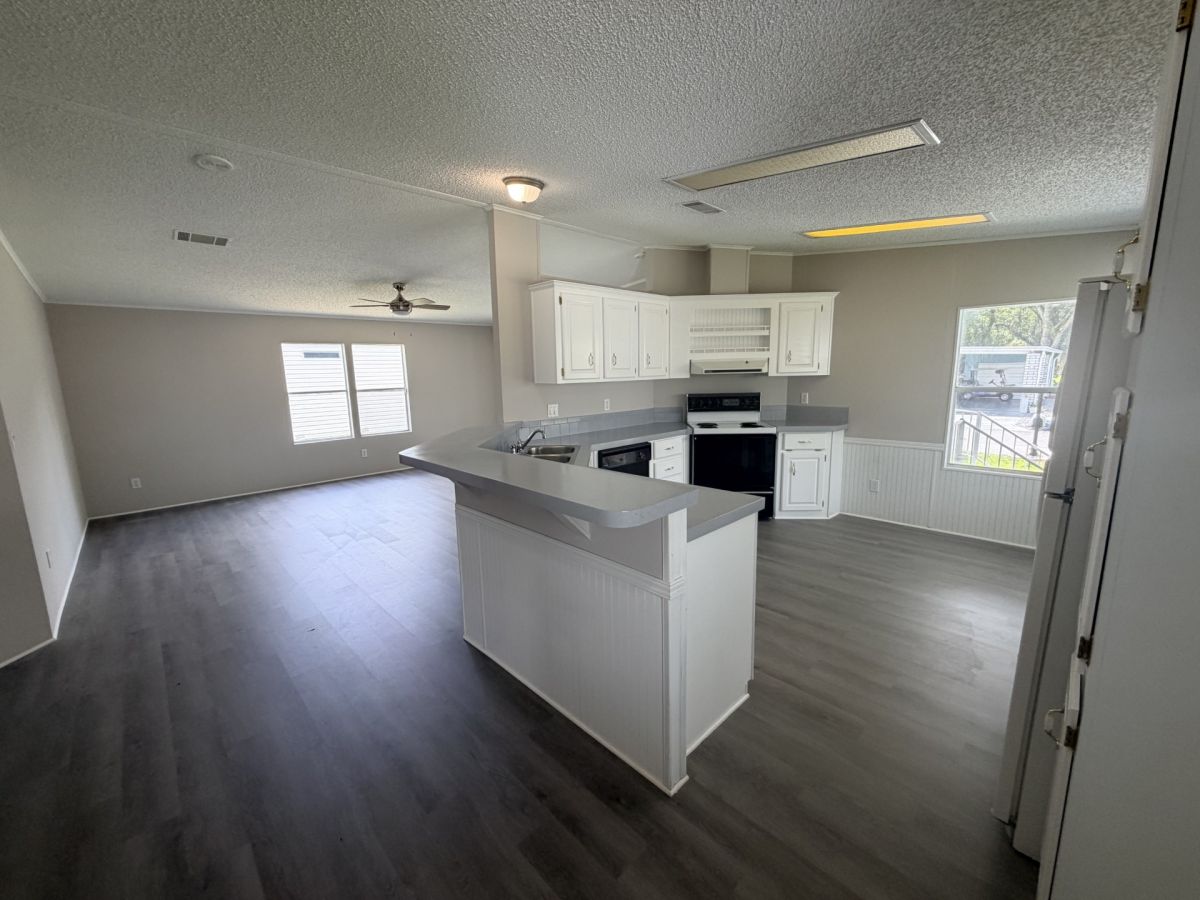 131 E Hampton Dr