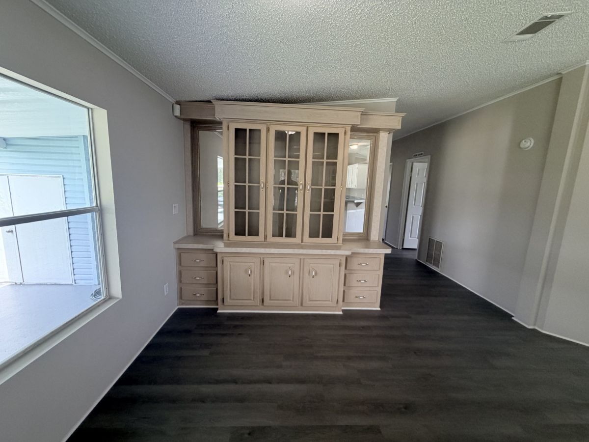 131 E Hampton Dr