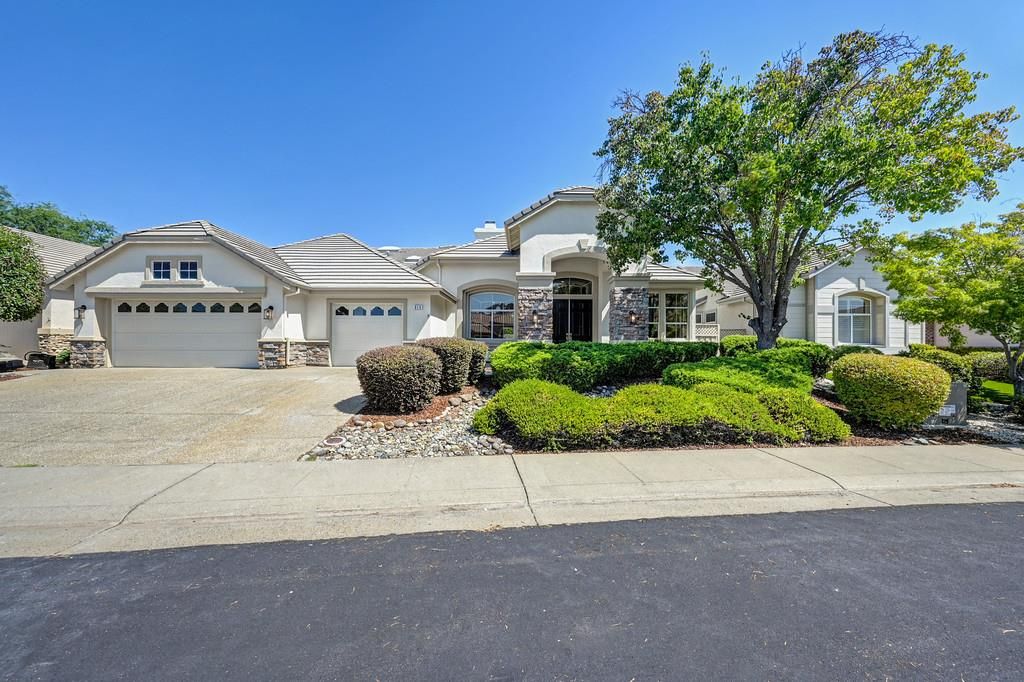 816 Dragonfly Court