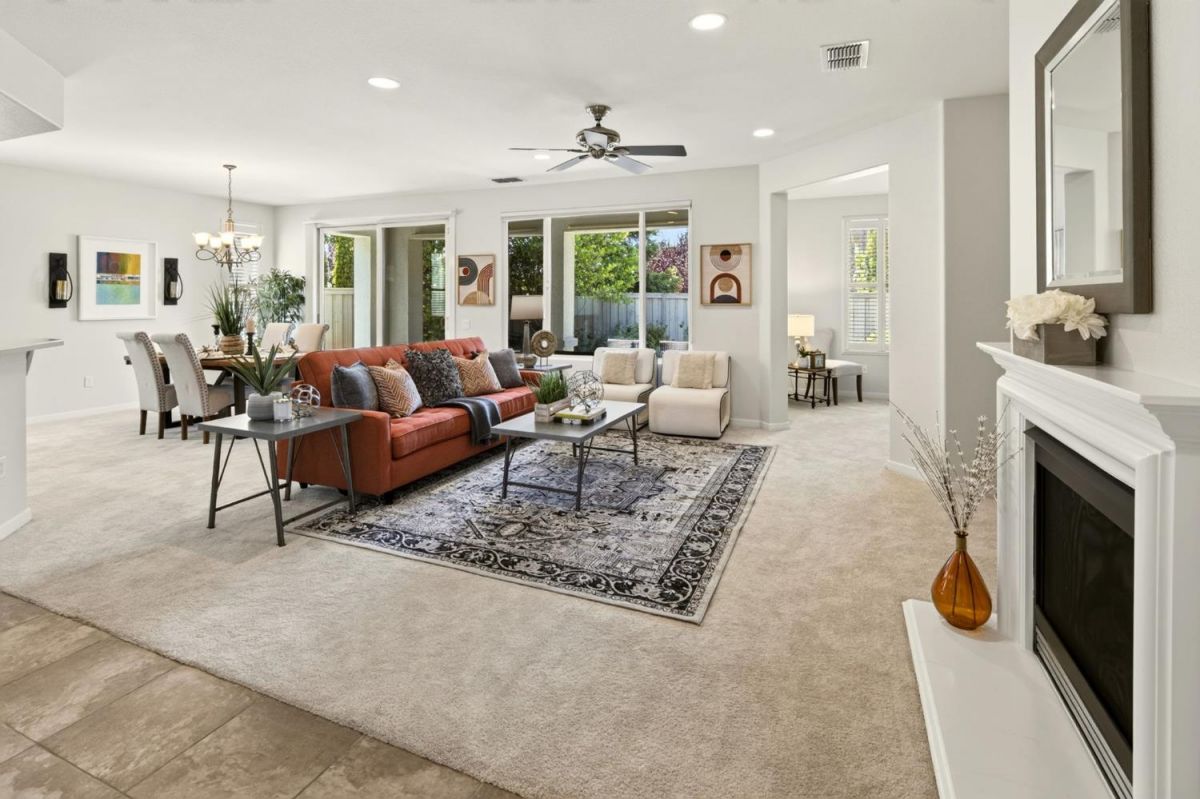 2683 Kingfisher Lane